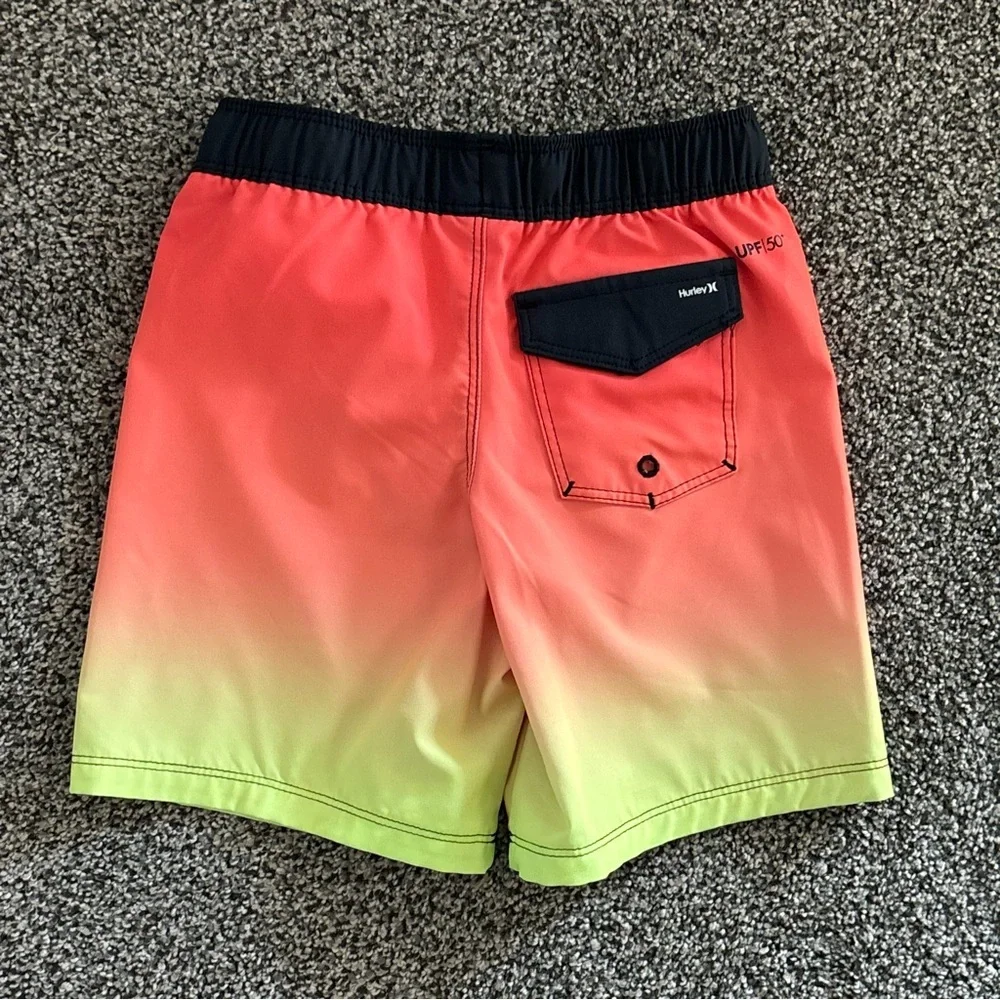 Hurley men swim
